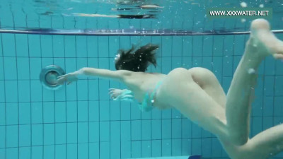 brunette action from Underwater Show