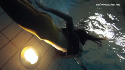 brunette action from Underwater Show