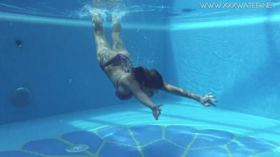 Heidi Van Horny solo female screw from Underwater Show