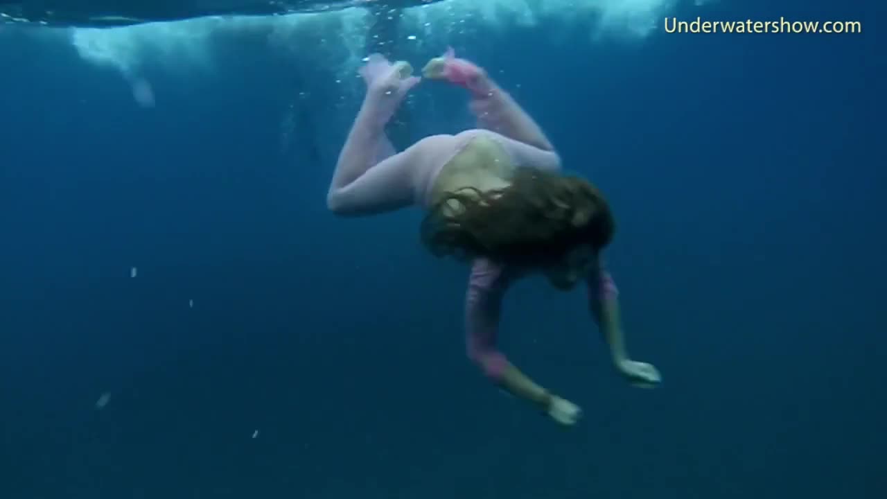 Watch babe video from Underwater Show on ePornThot.