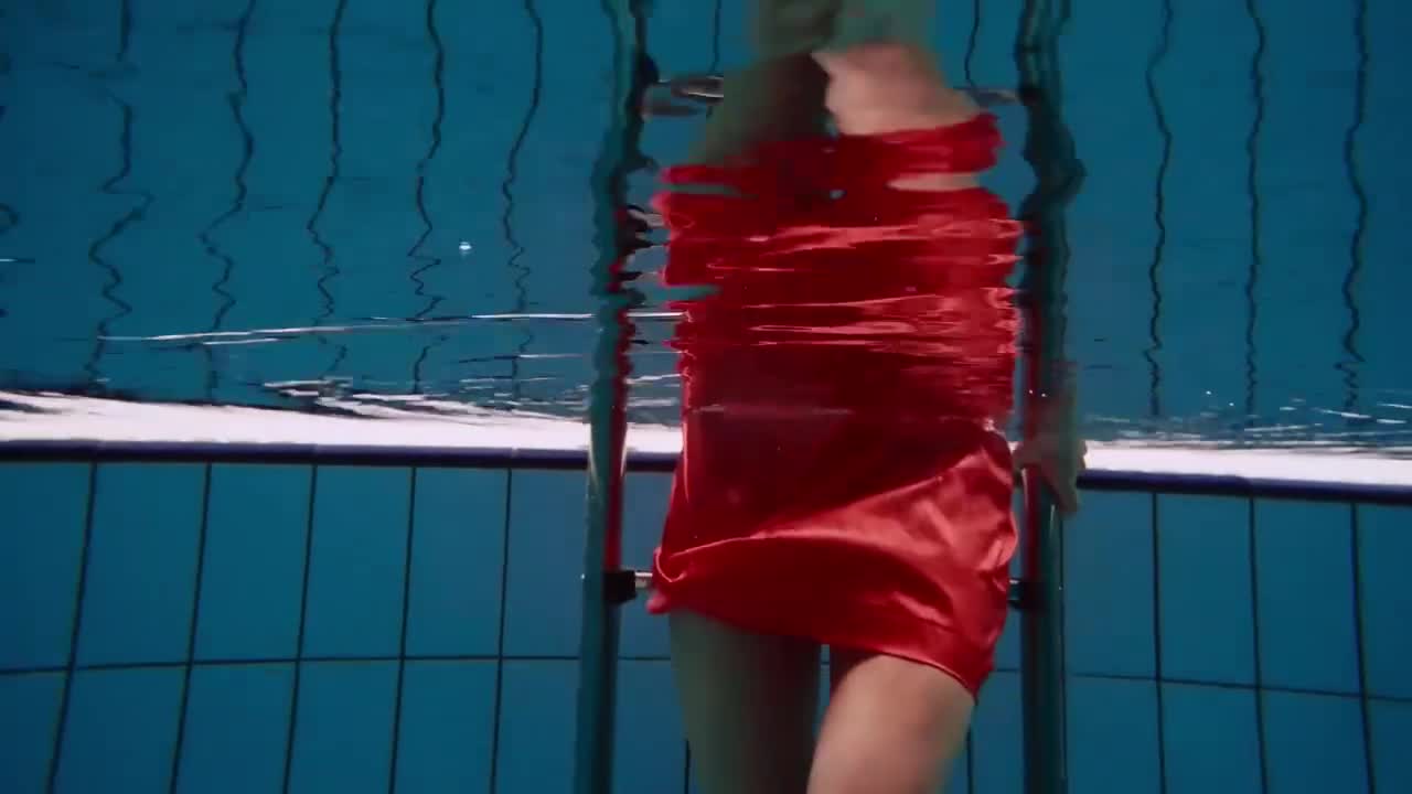 Watch hd sex from Underwater Show on ePornThot.