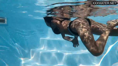 Lia Ponce babe video from Underwater Show