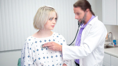 Annie Archer blowjob sex from Perv Doctor by Team Skeet