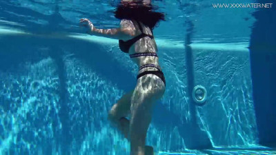 Sheril babe video from Underwater Show