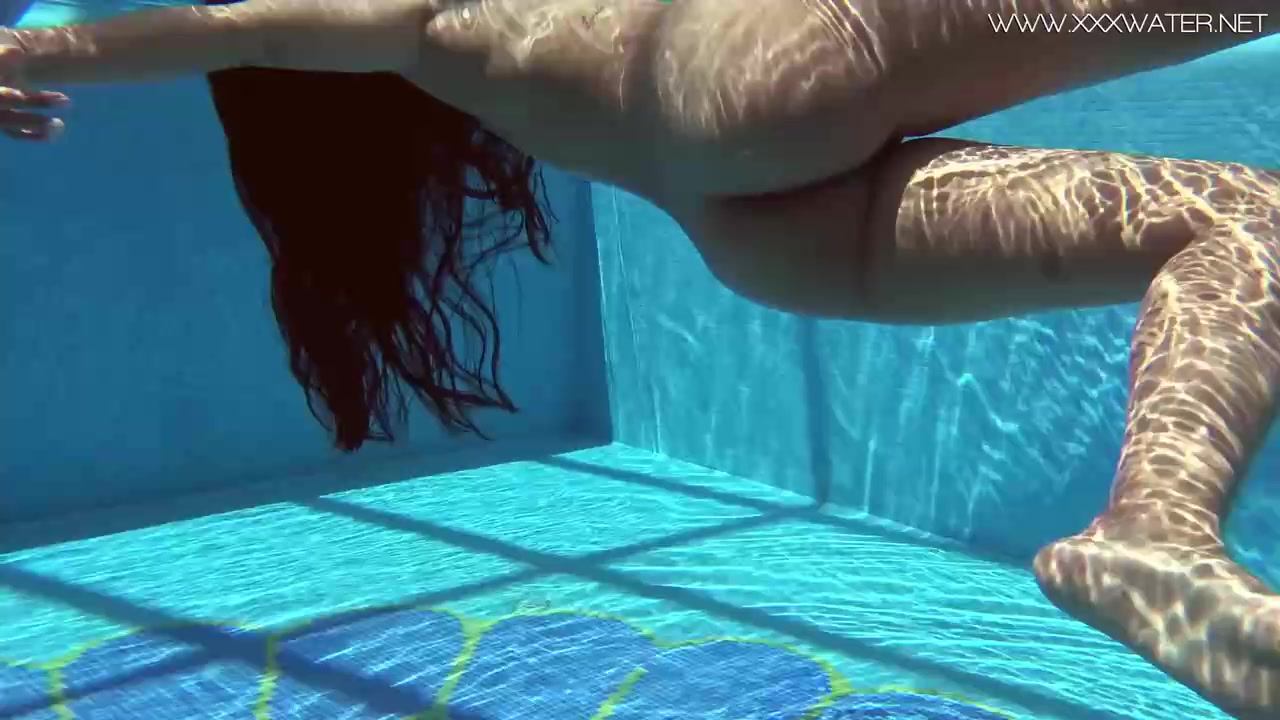 Watch Andreina Deluxe small tits screw from Underwater Show on ePornThot.