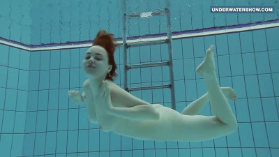 Lada brunette action from Underwater Show